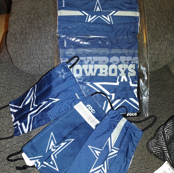 DALLAS COWBOYS FACE MASK - Picture 1 of 9